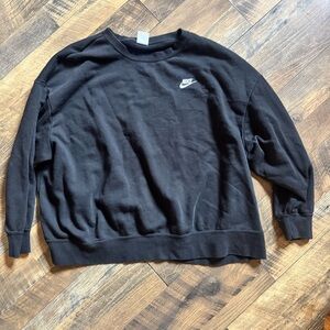 Nike Women’s Classic Black Boxy Crewneck Sweatshirt